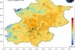 42岁伊布踢沙滩足球上演倒钩射门，身体状态依然出色